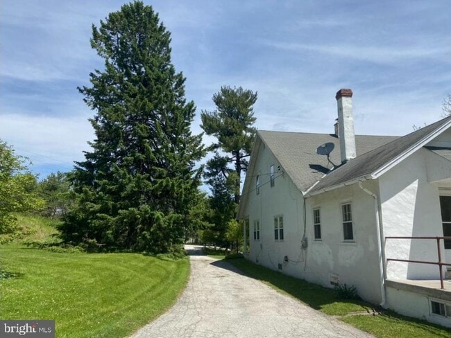 Photo - 794 Bear Hill Rd