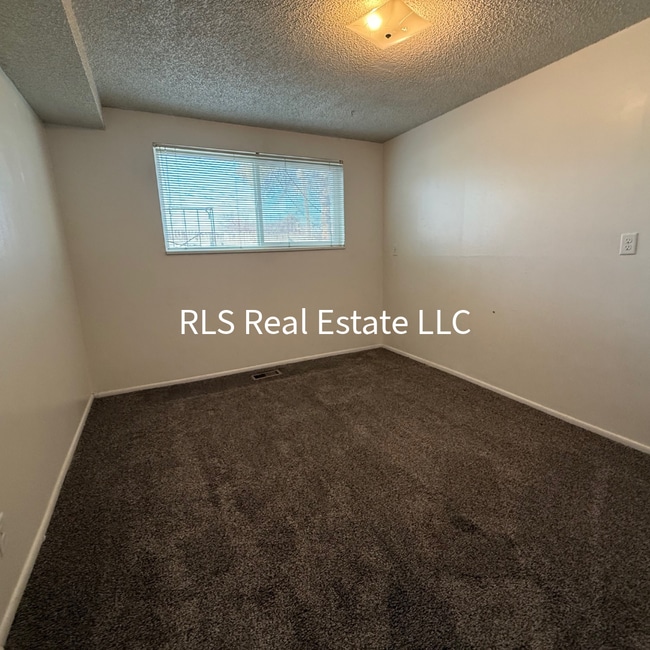 Photo - 8668 S 1500 E Unidad 8668 S Altair Drive