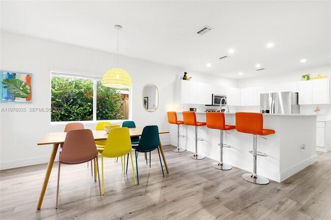 Photo - 1123 NE 23rd Ter