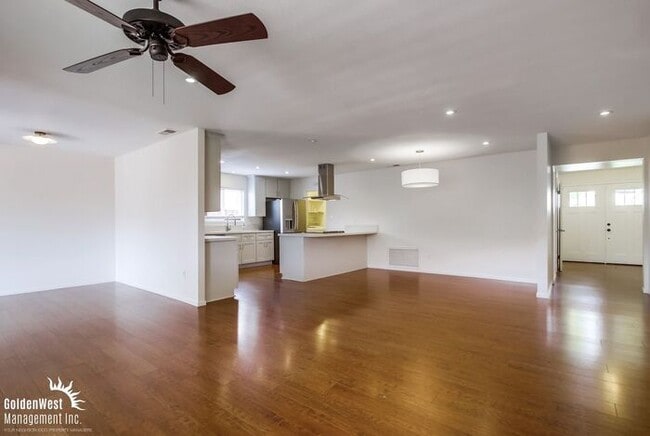 Spacious 4Bdm 2.5Ba Clairemont Mesa Home with Private Spa!
