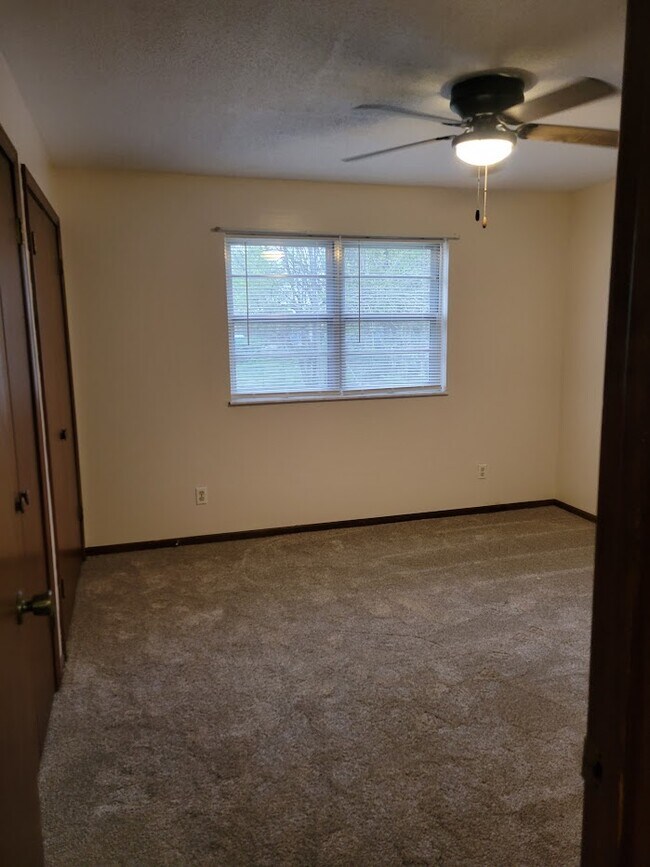 122 W Atchison St Unit Apt C Jefferson City, MO