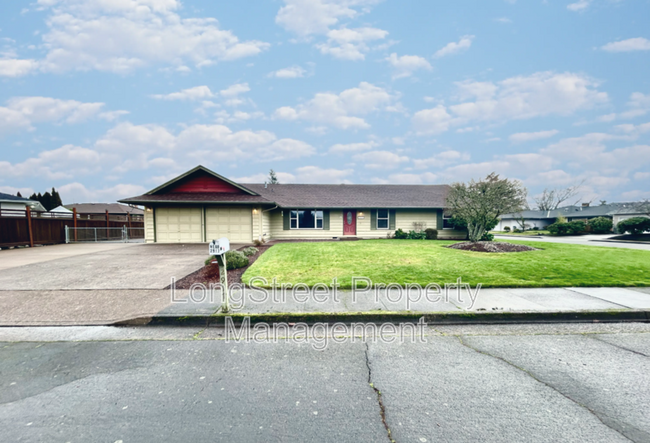 Building Photo - 2917 Takena St SW