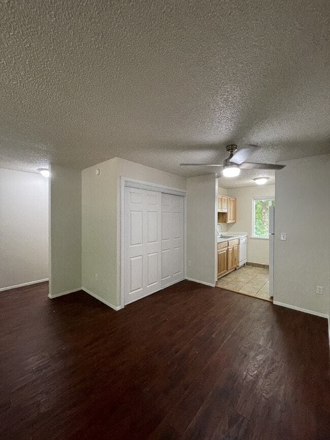 Spacious 2-bedroom, 1-bathroom Apartment