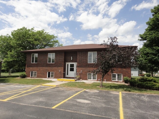 Building Photo - 2302 14th Ave N Unit 1