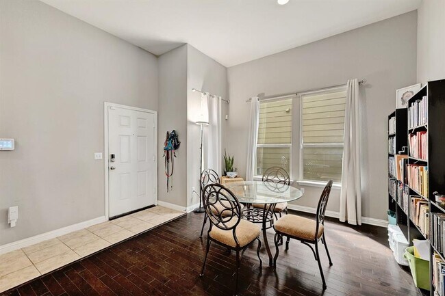 Photo - 10104 Wading Pool Path