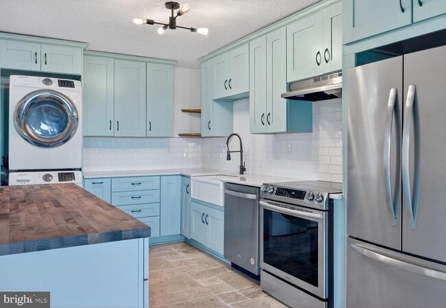 Photo - 307 Yoakum Pkwy Unit 821