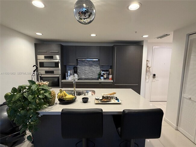 Building Photo - 7661 NW 107th Ave Unit 713