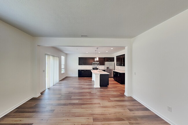 Photo - 10506 Broadford St