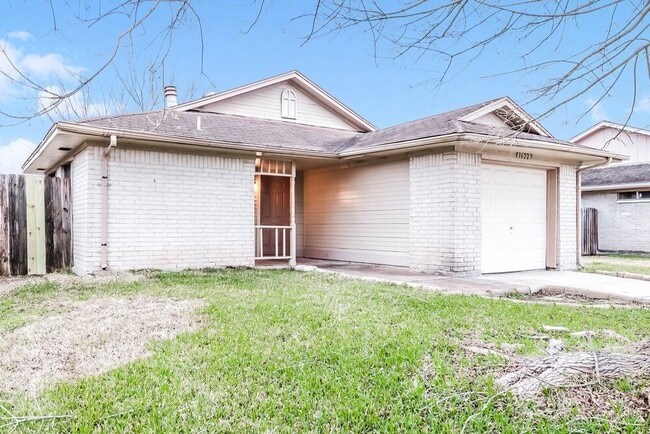 Photo - 16227 Corsair Rd