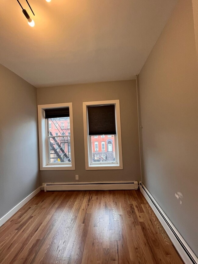 Photo - 17 Madison Ave Unidad 2