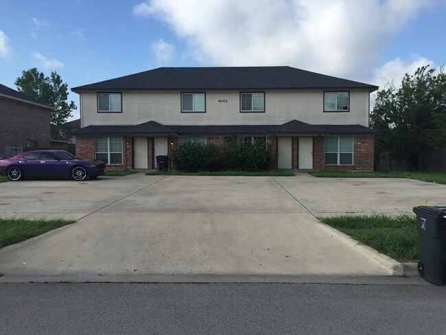 Building Photo - 4002 Madison Dr
