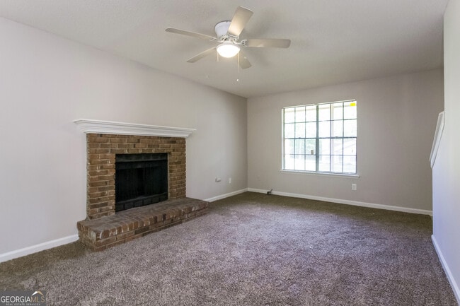 Photo - 979 Brandon Hill Way