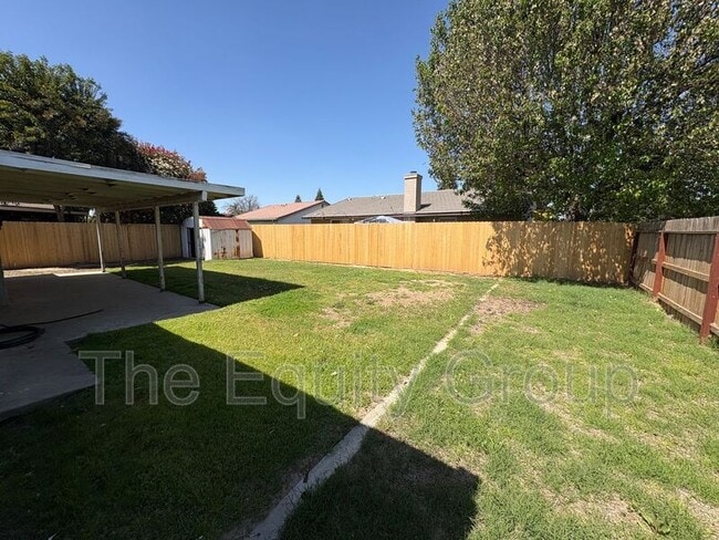 Photo - 2210 W Buena Vista Ave
