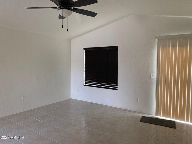 Photo - 861 E Glenmere Dr