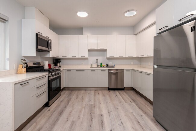 Photo - 917 S Berendo St Unit 402