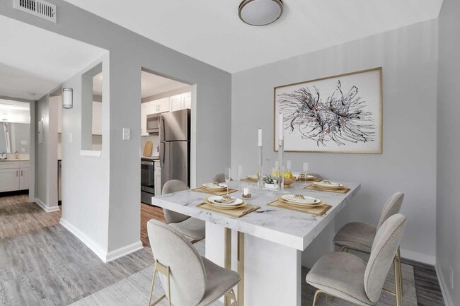 Photo - Station JTown