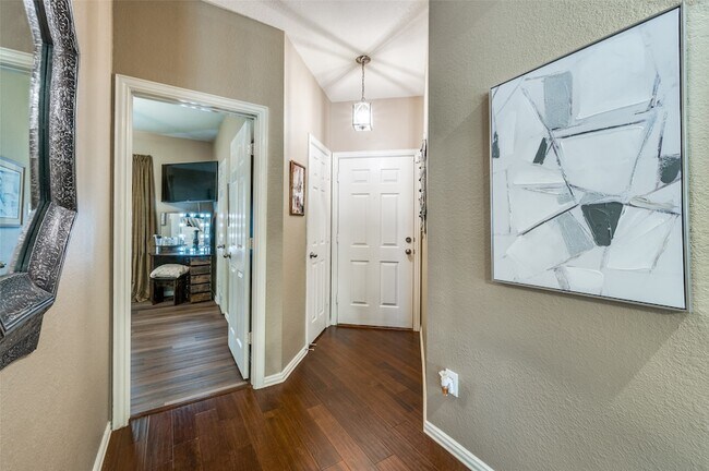 Photo - 1375 Kingston Pl