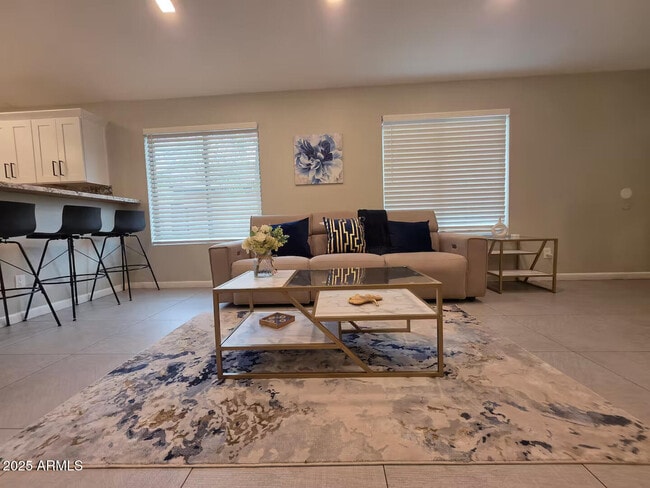 Photo - 1362 E 10th St