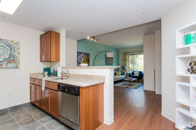 Photo - Peninsula Apartments