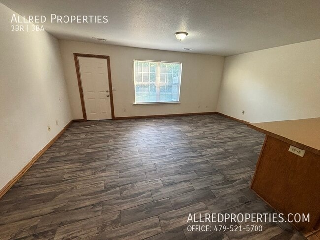 Photo - 2929 Meridian Pl