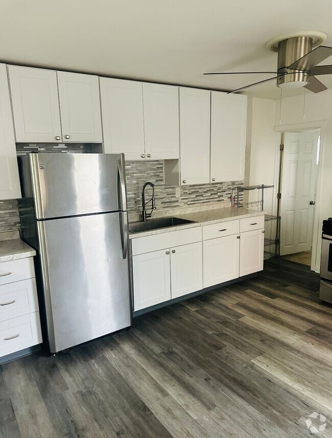Building Photo - 1324 5th Ave Unit 1st floor Rental