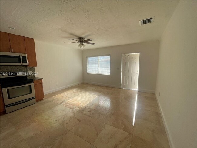 Photo - 1892 NE 46th St Unidad B7