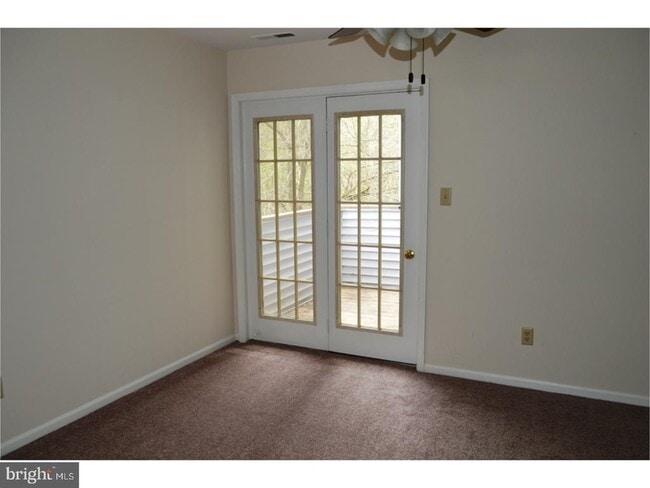 Photo - 131 Emery Ct