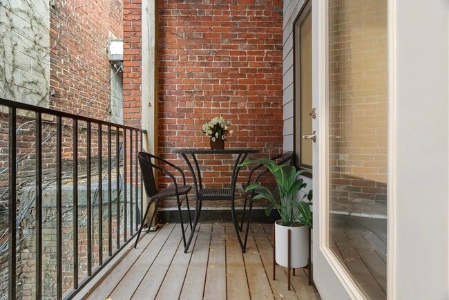 Photo - 65 Meridian St Unit 2