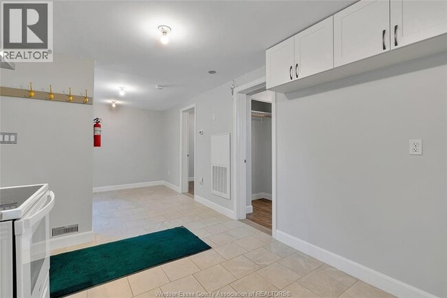 Photo - 881 Parent Ave