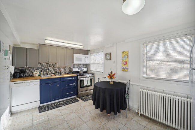 Photo - 2117 S Nelson St