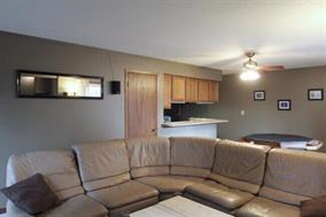 Photo - 2 Bedroom condo on the west side of Iowa City