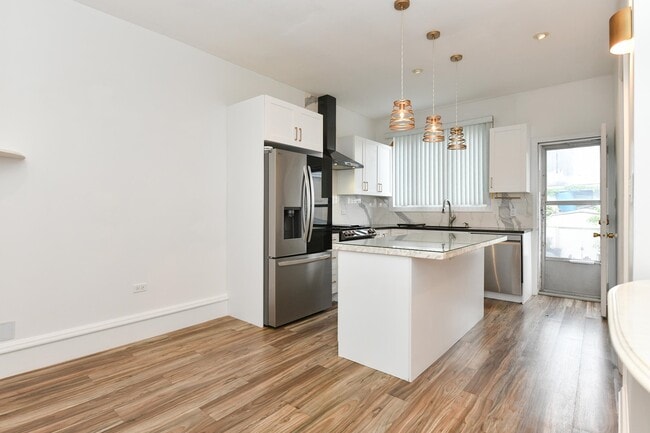 Photo - 606 59th St Unit 1