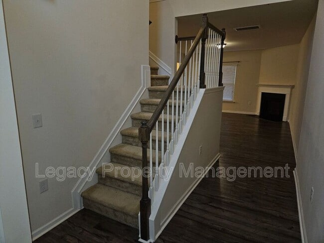 Photo - 1024 Saffron Lp