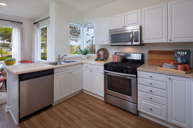 Vista Real Apartment Homes