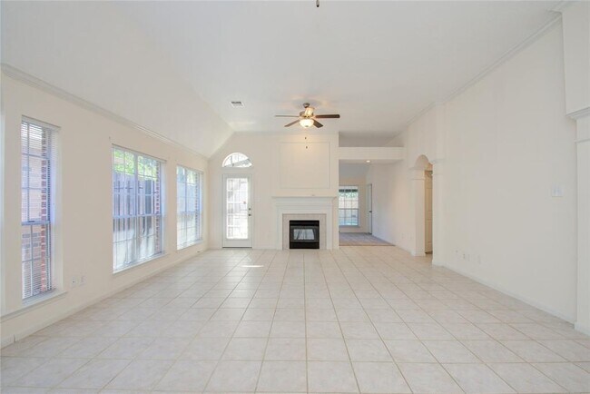 Photo - 8823 Lawncliff Ln