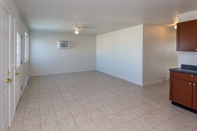 Photo - 3 Bedroom, Single-story Townhomes for rent... Unit 501 Plaza Heights Rd #4