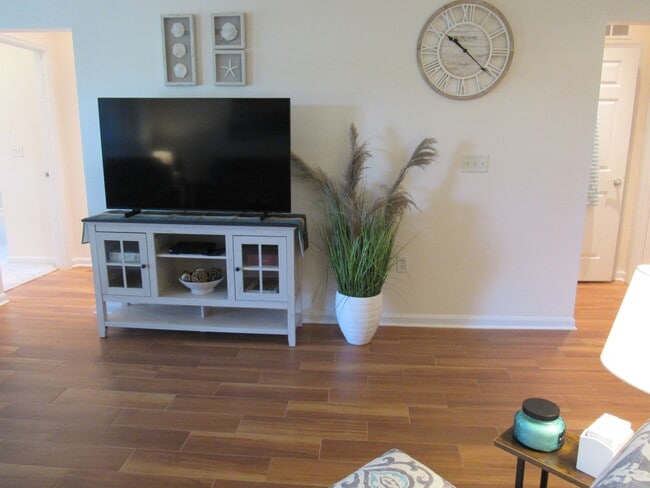 Photo - 1942 Turnbull Lakes Dr