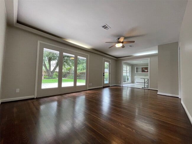 Photo - 3229 Westridge St