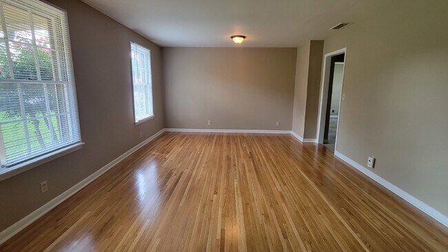 Photo - 6408 Robinhood Ln NW
