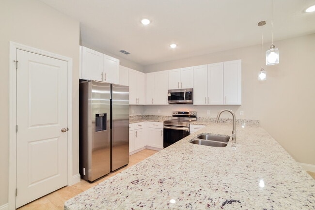 355 Clermont Dr