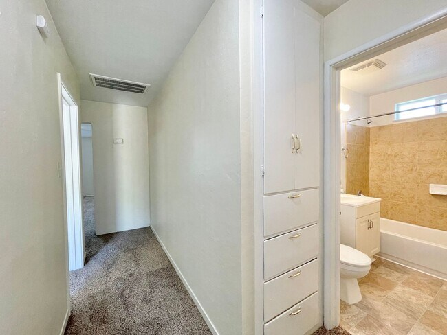 Photo - 700-702 Poplar Avenue Unidad 700