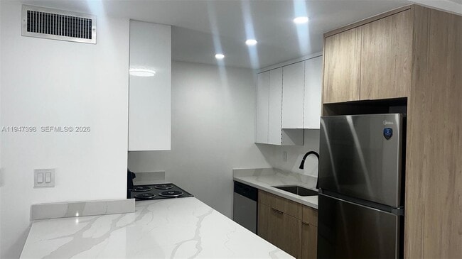 Photo - 10810 N Kendall Dr Unit Q5