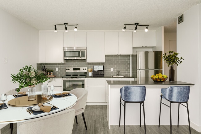 Building Photo - Beacon Place Unit 2Bedroom