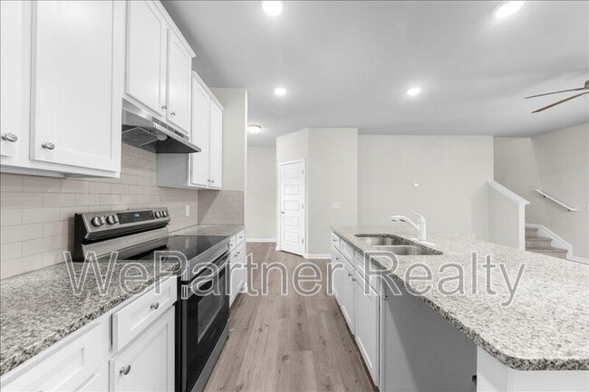 Photo - 108 Peterson St