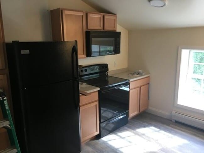 323-325 College Street, Unit 12