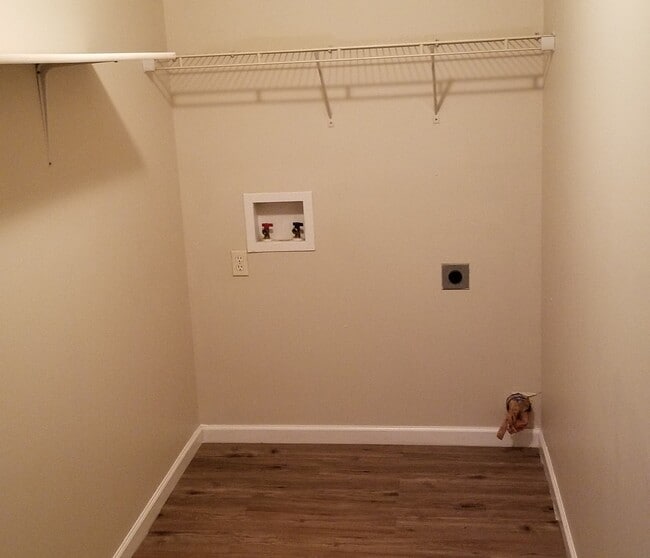 Photo - 558 Shellbark Rd