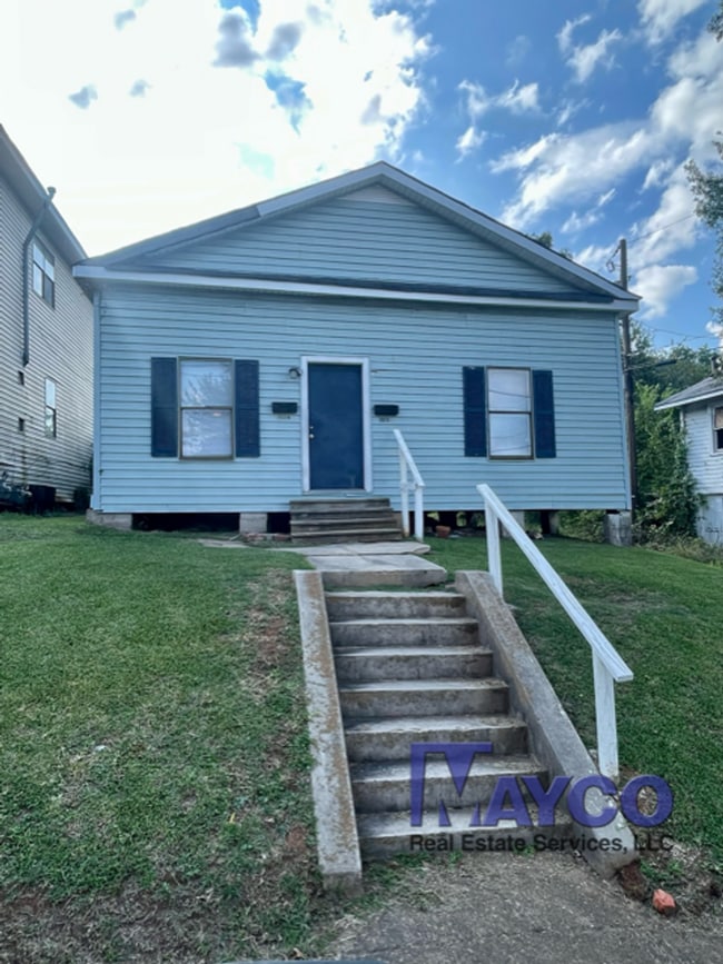 Building Photo - 1516 Highland Ave Unit A