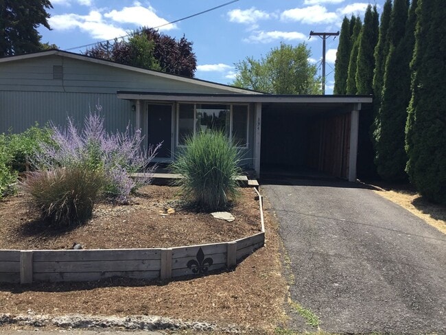 Building Photo - 2 Bedroom Duplex in Santa Clara Area