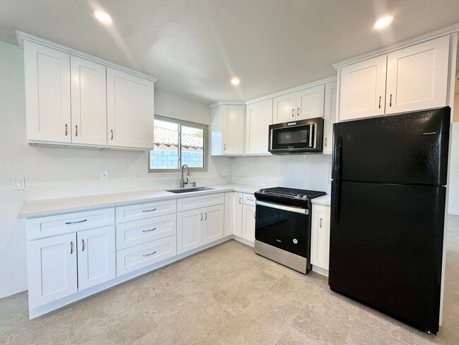 Photo - COMING SOON! 1 Bedroom 1 Bathroom Apartment in Palm Springs w/ Community Pool ! Unit 01