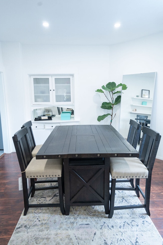 Photo - 156 W Peoria St